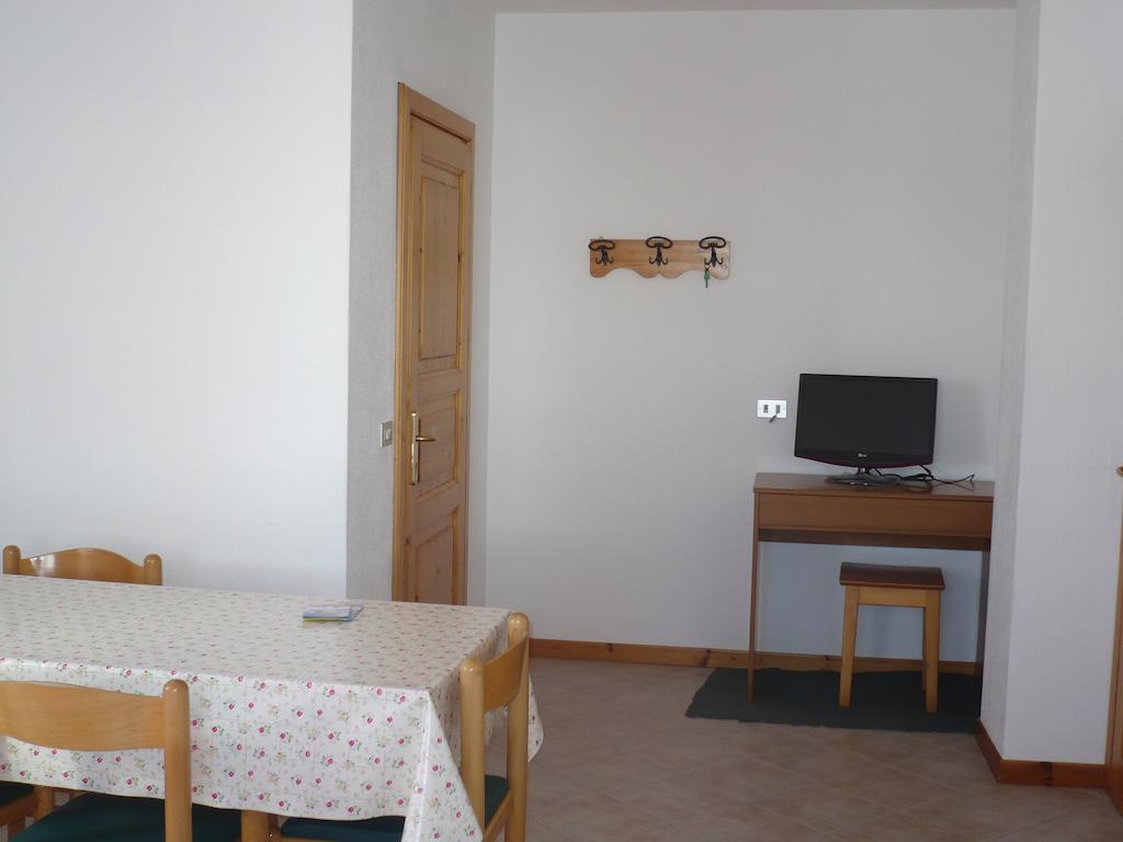 Casa Gembre Apartment Livigno Phòng bức ảnh